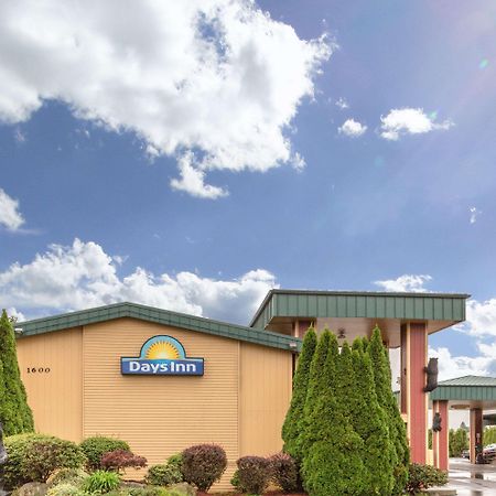 Days Inn By Wyndham Black Bear Salem Ngoại thất bức ảnh