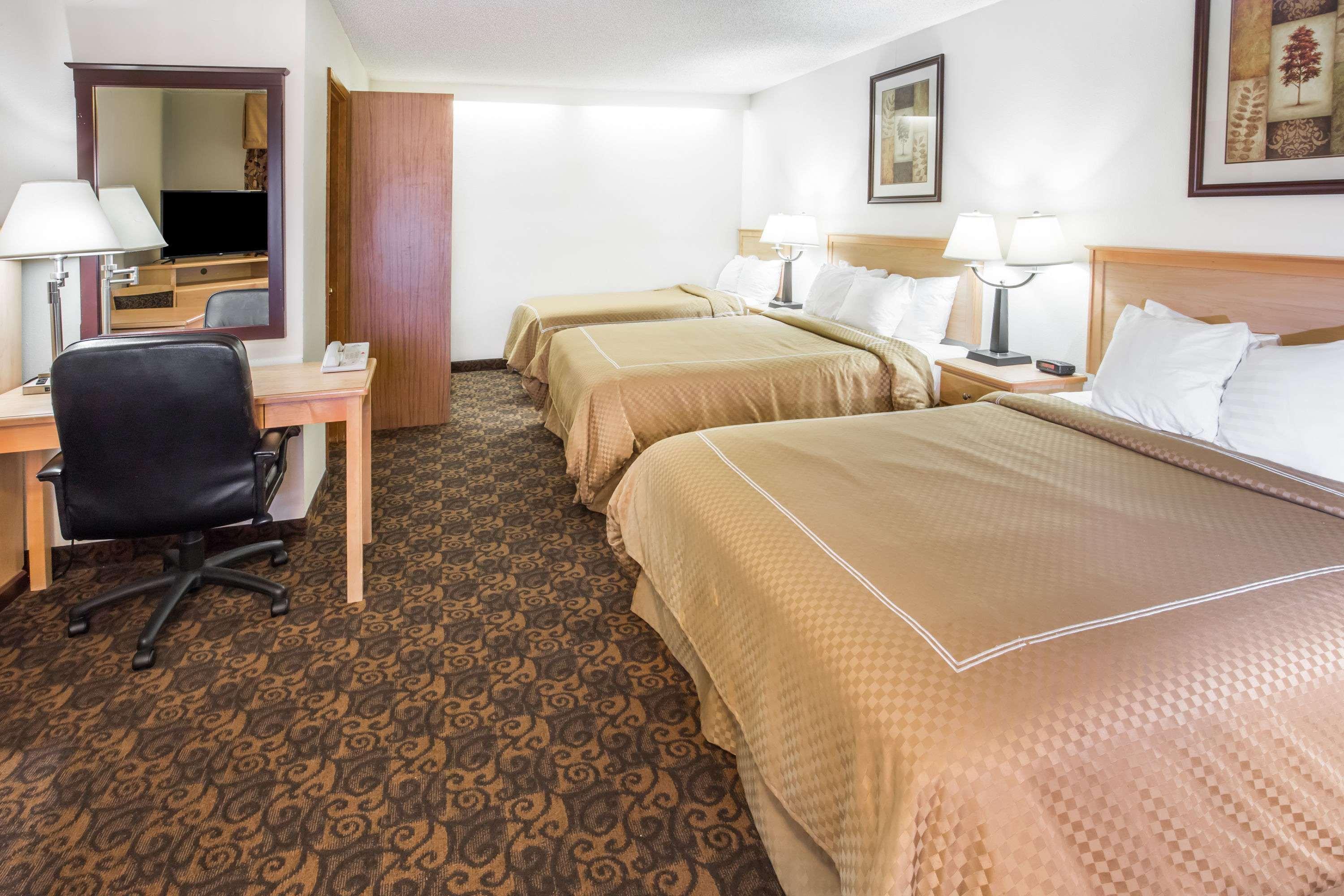 Days Inn By Wyndham Black Bear Salem Ngoại thất bức ảnh